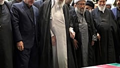 Iran : les funérailles du président Ebrahim Raïssi célébrées en présence de chefs du Hamas et du Hezbollah