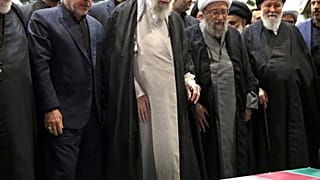 Iran : les funérailles du président Ebrahim Raïssi célébrées en présence de chefs du Hamas et du Hezbollah