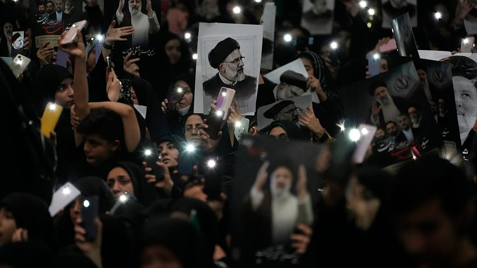 Irão: O funeral do Presidente Ebrahim Raissi contou com a presença dos líderes do Hamas e do Hezbollah