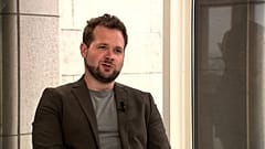 Le débatteur en chef d'Identité et Démocratie, Anders Vistisen, parle à Euronews, mardi 21 mai.