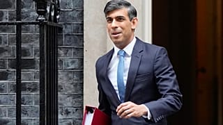 Le Premier ministre britannique, Rishi Sunak, quitte le 10 Downing Street, Londres, Royaume-Uni, le mercredi 22 mai 2024.