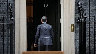Rishi Sunak, prime ministro británico, tras la comparecencia en la que ha anunciado el adelanto electoral este miércoles.