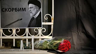 تصویر رئیسی در سفارت ایران در مسکو