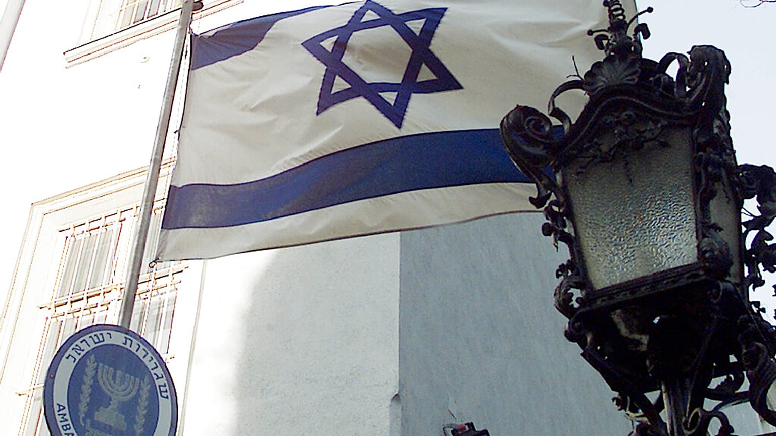 Izrael hazarendelte nagyköveteit Norvégiából, Írországból és Spanyolországból