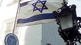 Izrael hazarendelte nagyköveteit Norvégiából, Írországból és Spanyolországból