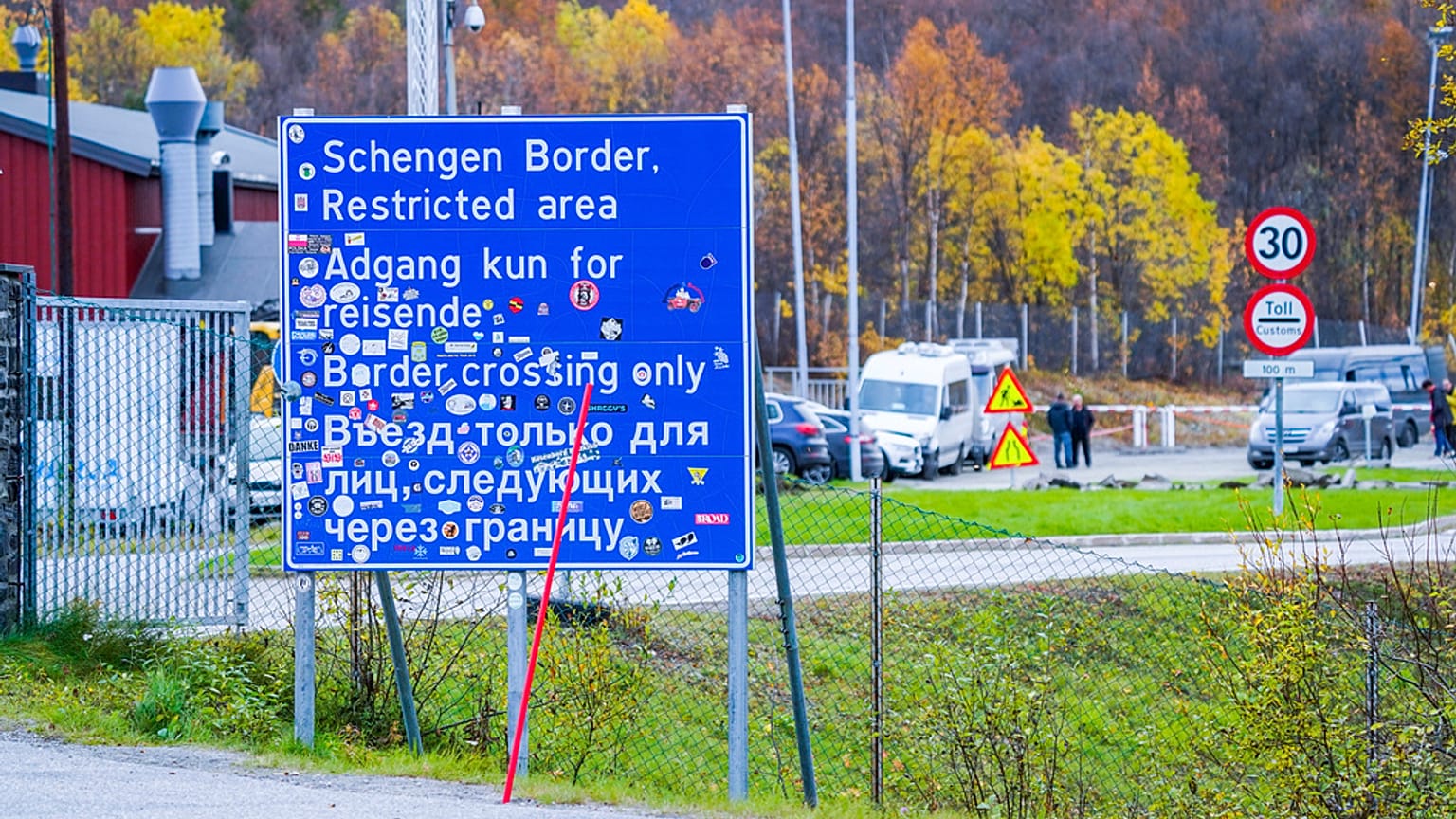 Archív fotó: a storskogi határátkelő a norvég-orosz határon