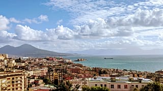 Το Υπουργείο Εξωτερικών του Ηνωμένου Βασιλείου επικαιροποίησε τις συμβουλές του για ταξίδια στη νότια Ιταλία.