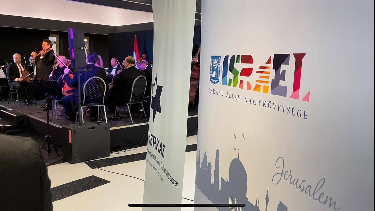 Mága Zoltán hegedűművész az izraeli nagykövetség rendezvényén