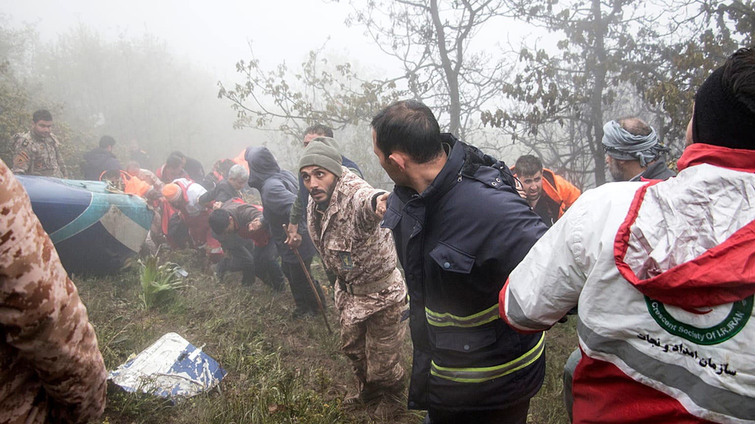 Kötü hava koşulları nedeniyle arama ve kurtarma ekiplerinin kaza yerine ulaşması uzun sürmüştü