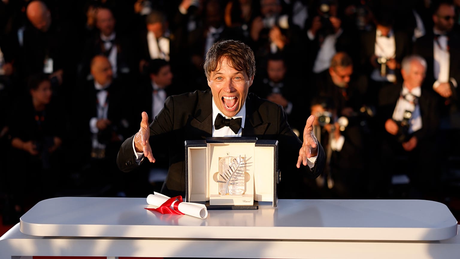 Anora" de Sean Baker vence a Palma de Ouro no 77º Festival de Cannes 