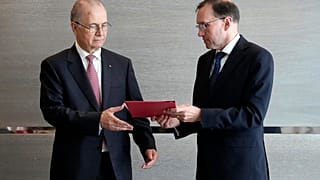 Mohamed Musztafa palesztin miniszterelnök és Espen Barth Eide norvég külügyminiszter Brüsszelben 2024. május 26-án
