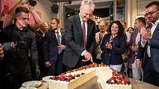 Litauens Präsident Gitanas Nauseda feiert seinen Sieg bei der zweiten Runde der Präsidentschaftswahlen in Vilnius, 26. Mai 2024