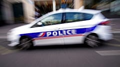 Symbolbild. Ein französisches Polizeifahrzeug patrouilliert in Paris, Frankreich, Donnerstag, 8. September 2022.