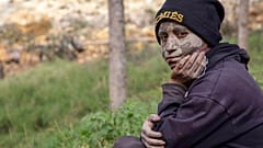 Nach einem tödlichen Erdrutsch am frühen Freitagmorgen in Papua-Neuguinea gehen die Bergungsarbeiten weiter. 