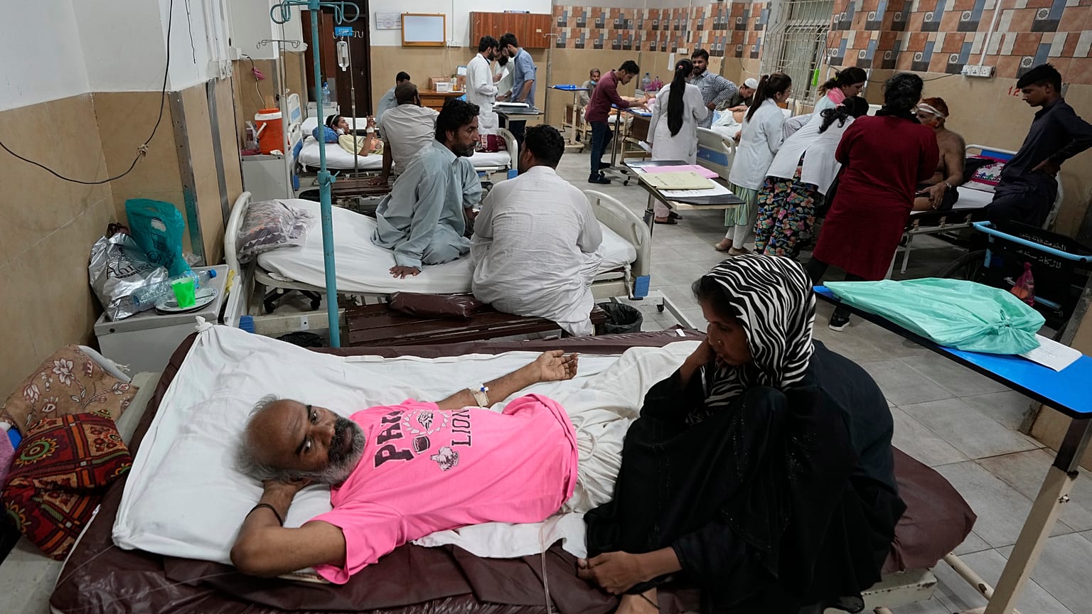 Patients of heatstroke receive treatment at a hospital in Karachi, Pakistan.