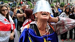 Gürcistan'ın başkenti Tiflis'teki Parlamento binasında yabancı nüfuz yasa tasarısına karşı düzenlenen muhalefet protestosu, 28 Mayıs 2024