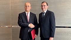 Imagen del primer ministro de la Autoridad Nacional Palestina, Mohamed Mustafá (izquierda), junto al ministro de Asuntos Exteriores de Noruega, Espen Barth Eide.