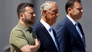 Volodimir Zelenszkij a portugál elnök és a miniszterelnök társaságában