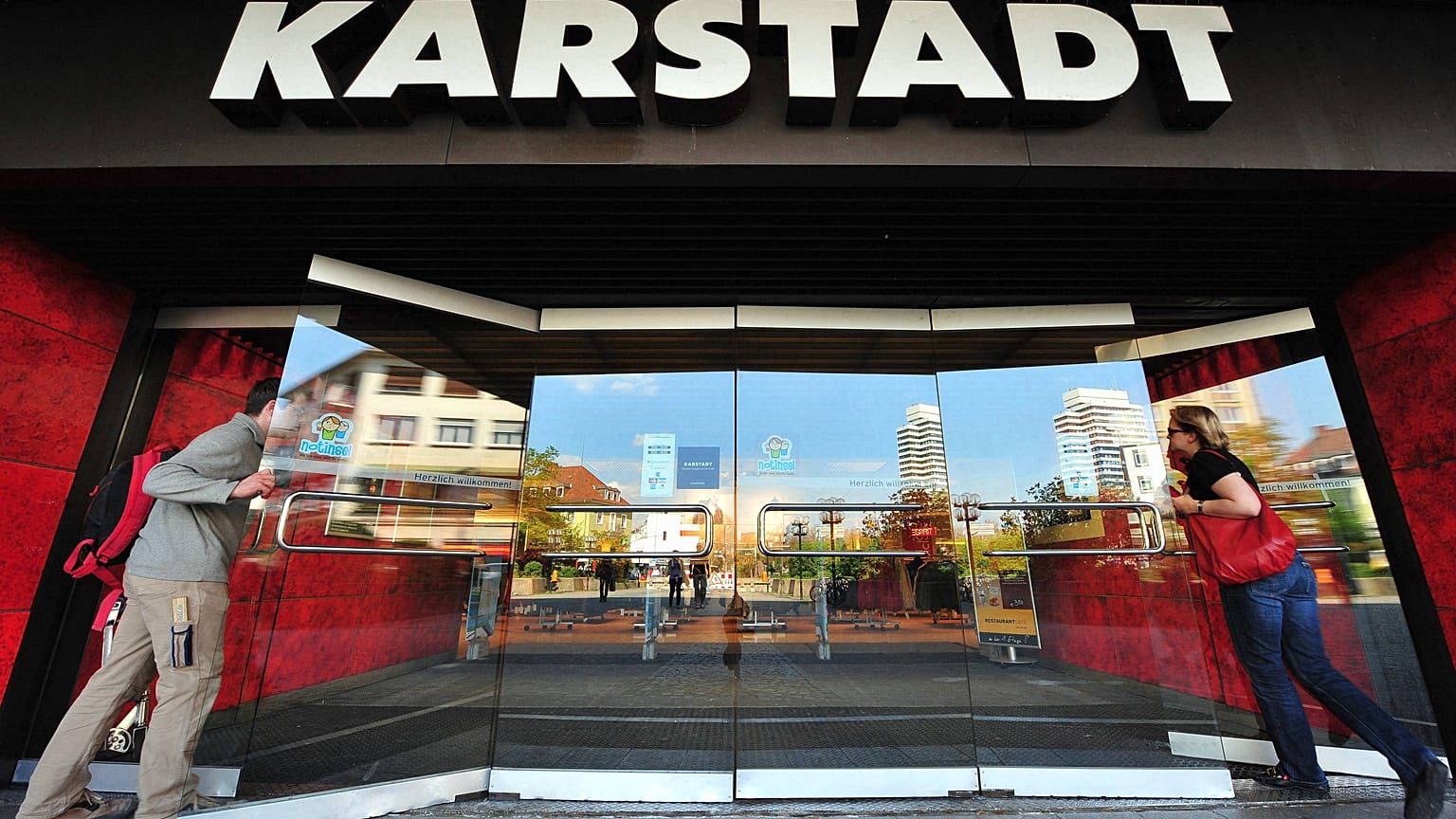 A Karstadt vai fechar 16 armazéns e despedir trabalhadores