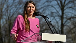 Donáth Anna beszédet mond Nagytétényben március 15-én