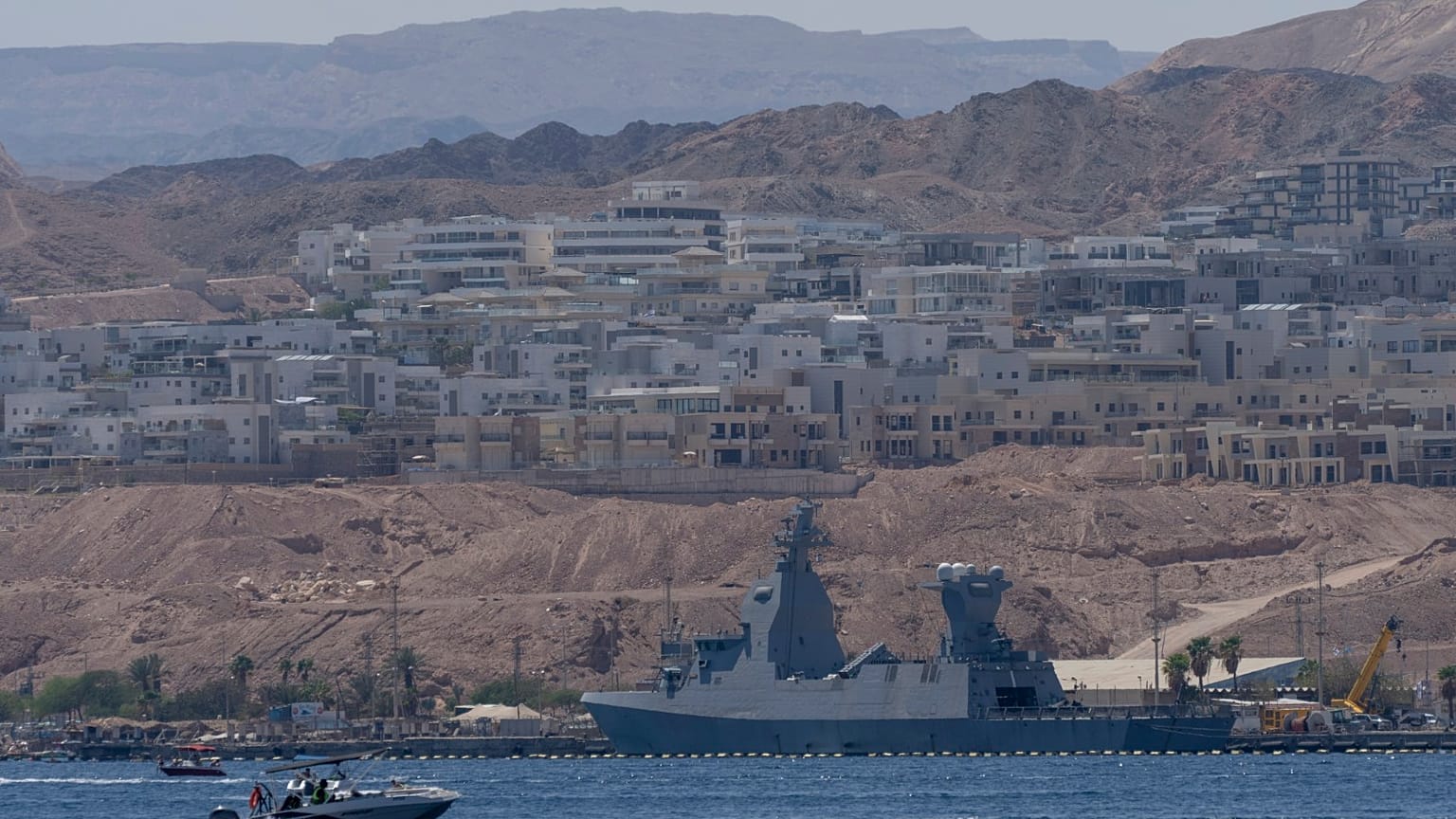 Numerosi attacchi a navi da parte dei ribelli Houti sono stati segnalati negli ultimi mesi, dopo l'avvio delle operazioni militari israeliane a Gaza