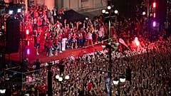 Η υποδοχή του Ολυμπιακού στον Πειραιά μετά την κατάκτηση του Conference League