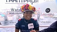 Imagen de la surfista tahitiana Vahine Fierro.