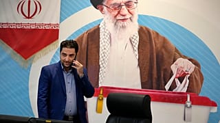 مكتب اقتراع إيراني