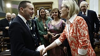 Ο Γιάννης Στουρνάρας με την κ. Μαγκίνες