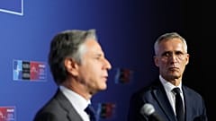 Le secrétaire d'État américain Antony Blinken, à gauche, et le secrétaire général de l'OTAN Jens Stoltenberg s'adressent aux médias à Prague, le vendredi 31 mai 2024.
