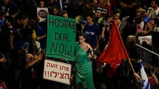 Protesta contro il governo del primo ministro israeliano Benjamin Netanyahu e per il rilascio degli ostaggi detenuti nella Striscia di Gaza a Tel Aviv, Israele, 1 giugno 2024