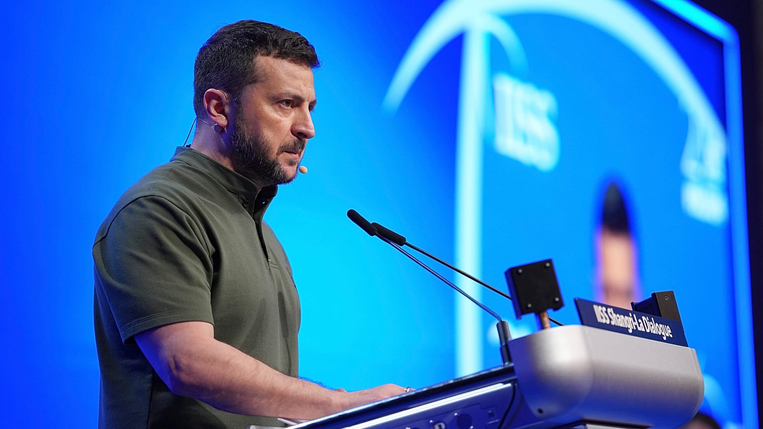 Президент Украины Владимир Зеленский выступает на форуме "Диалог Шангри-Ла" в Сингапуре, 2 июня 2024 года.