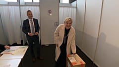 Halla Tómasdóttir vote pour la présidentielle en Islande le 1er juin 2024