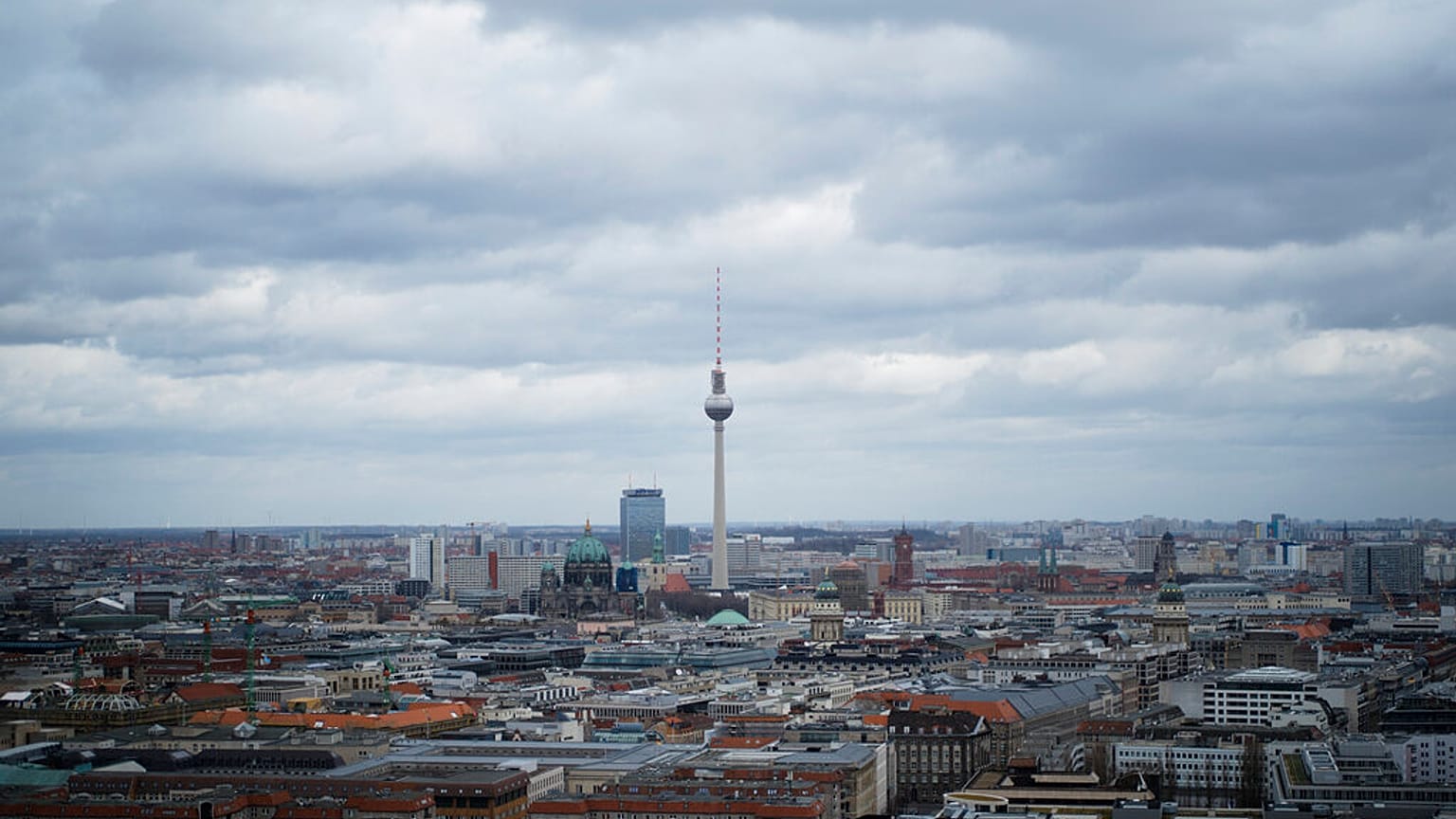 Der Fernsehturm in der deutschen Hauptstadt Berlin, 13. März 2020.
