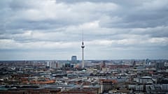 Der Fernsehturm in der deutschen Hauptstadt Berlin, 13. März 2020.