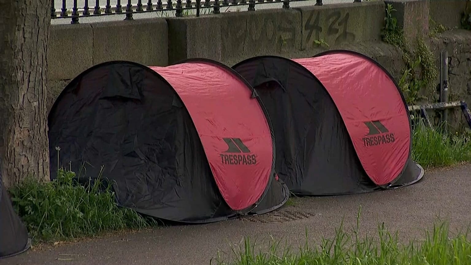 Irland kämpft schon seit Jahren gegen das unterbesetzte Gesundheitssystem und dem Wohnungsmangel. 