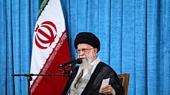 المرشد الأعلى آية الله علي خامنئي يتحدث خلال مراسم إحياء الذكرى الخامسة والثلاثين لزعيم البلاد الراحل آية الله الخميني في ضريحه في طهران، إيران، الاثنين، 3 يونيو. 2024.