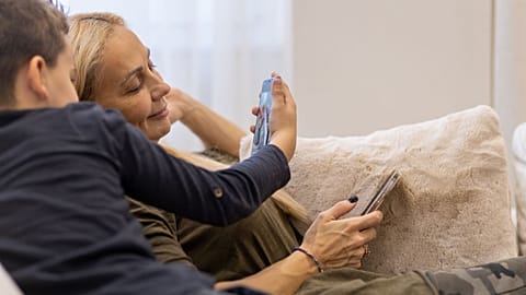 Parasocial relationships perceived as more emotionally fulfilling than our acquaintances, study finds