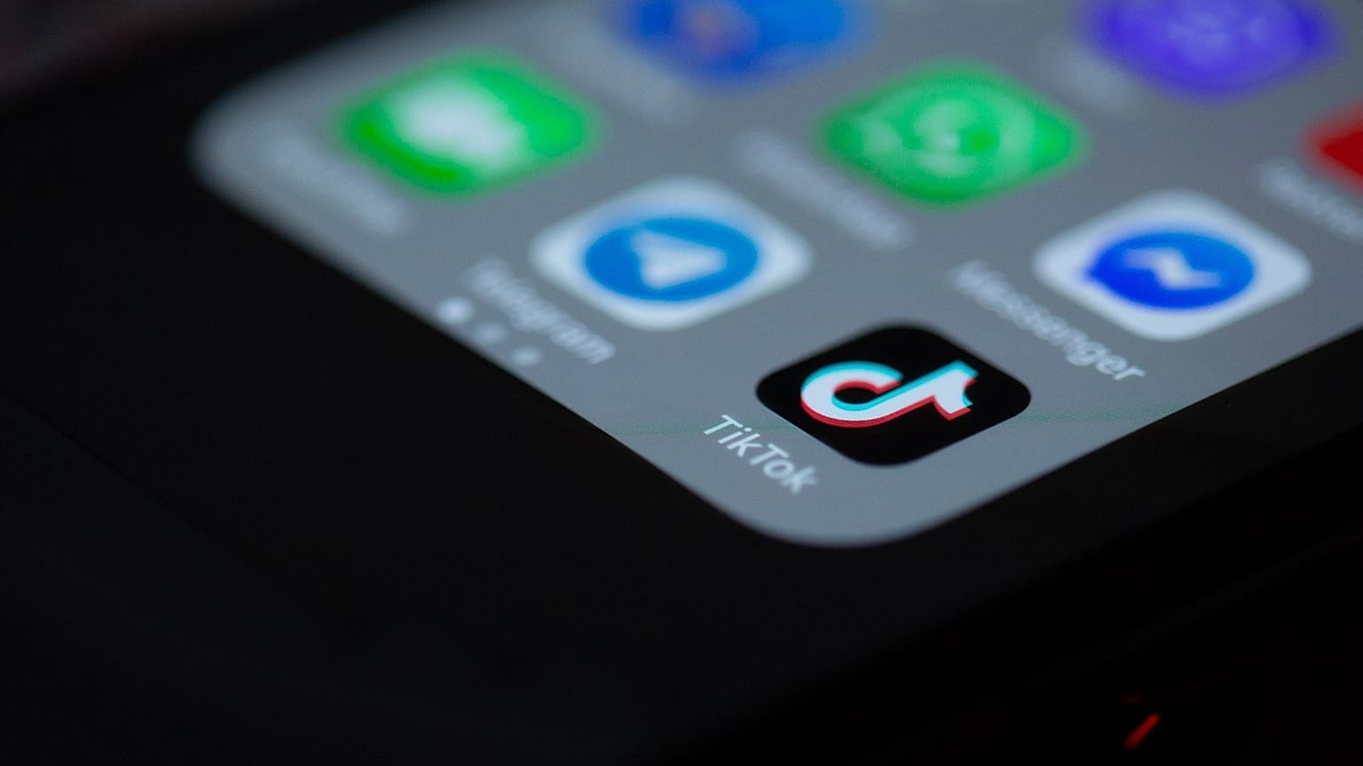 Fotónk illusztráció: a kínai applikáció egy mobiltelefonon
