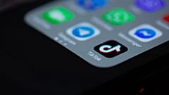 Fotónk illusztráció: a kínai applikáció egy mobiltelefonon