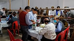 Hindistan'da oy sayım işlemi başladı