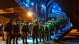 Les instructeurs français sont des "cibles légitimes" pour Moscou