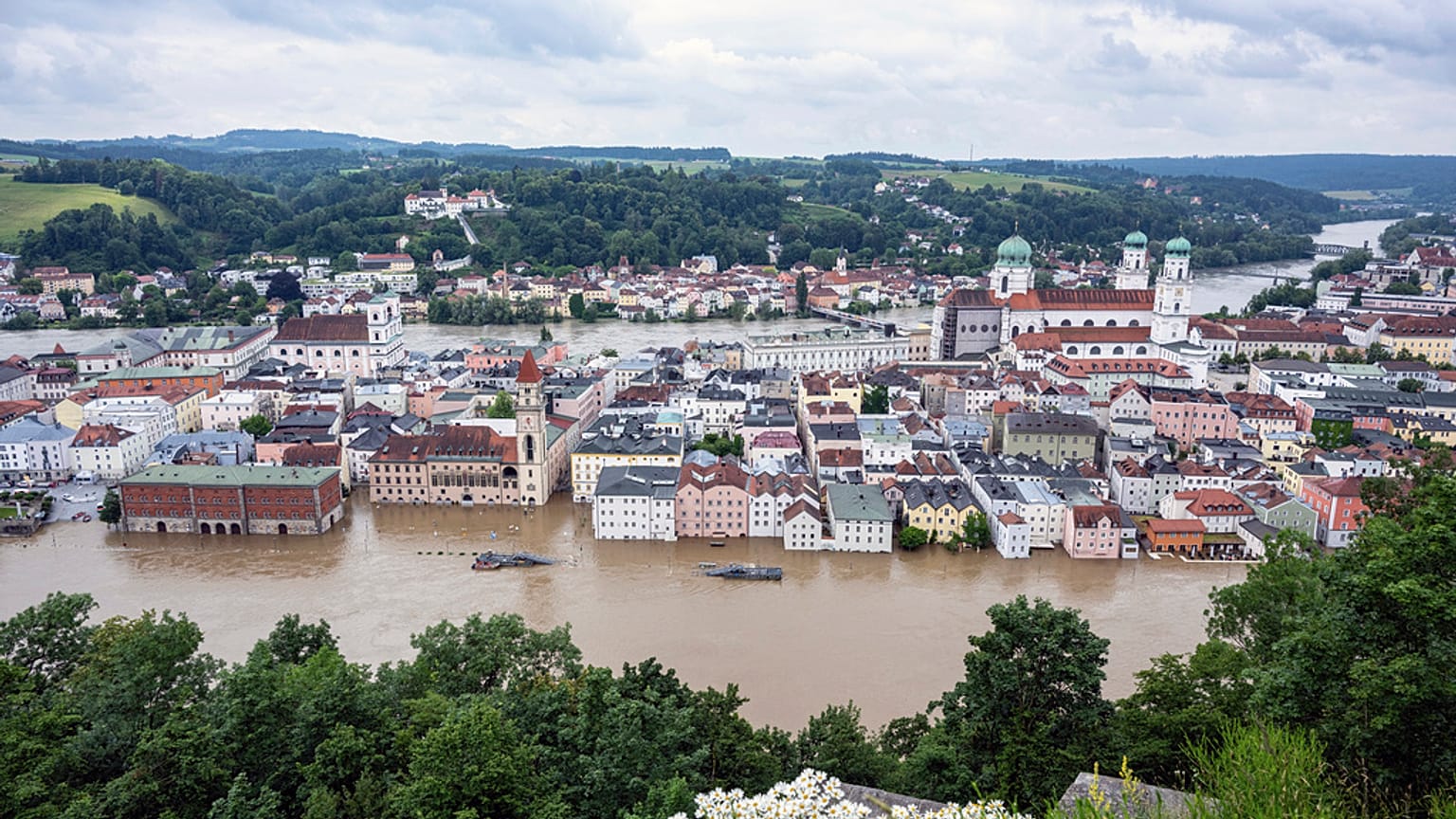 Teile der bayerischen Altstadt von Passau sind von der Donau überflutet, in Deutschland, Dienstag, 4. Juni 2024.
