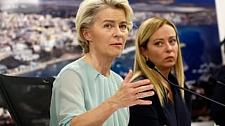 La Presidenta de la Comisión Europea, Ursula von der Leyen, y la Primera Ministra, Giorgia Meloni, durante una rueda de prensa conjunta el 17 de septiembre de 2023.