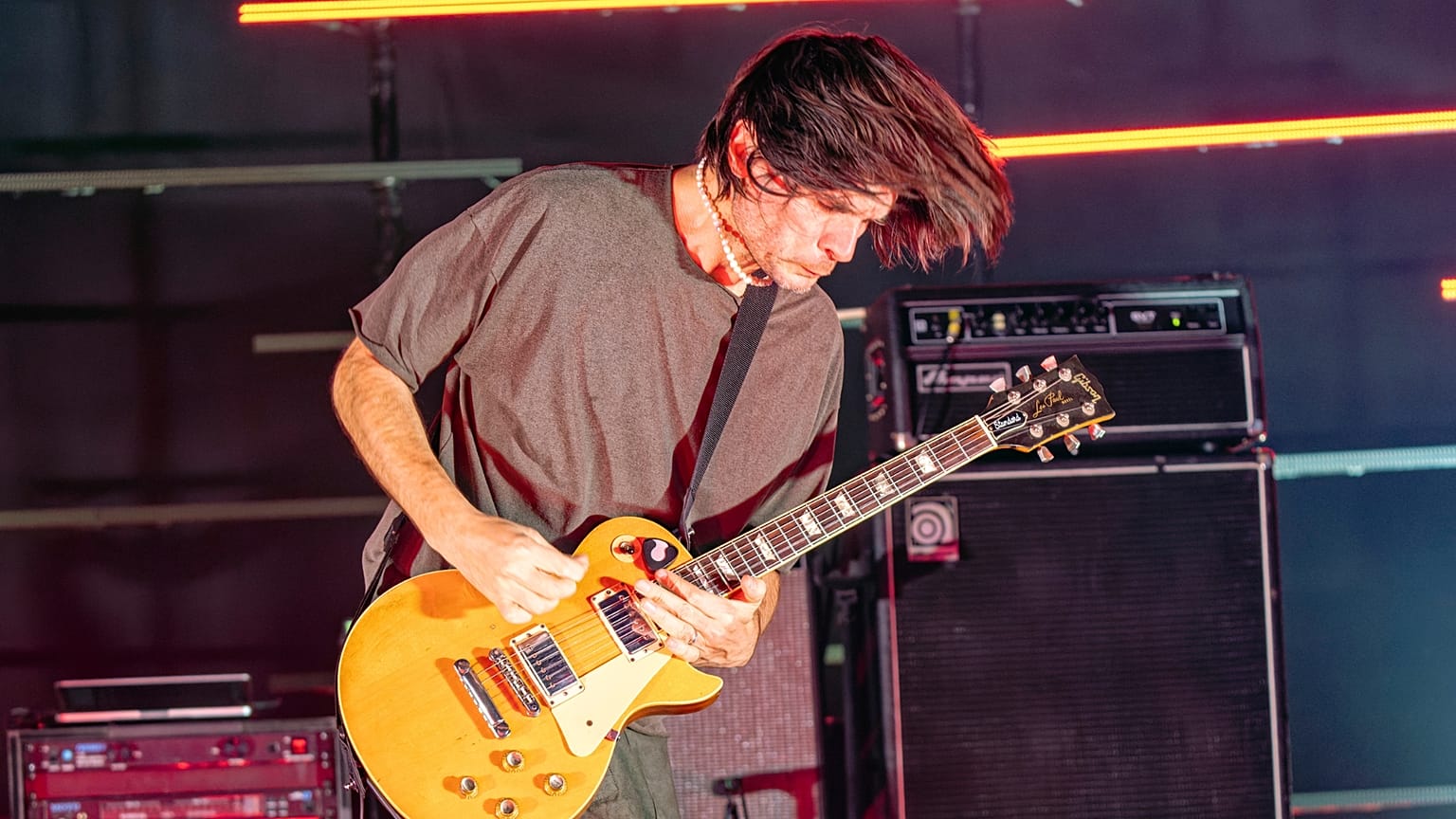 Ο Jonny Greenwood, του συγκροτήματος The Smile, εμφανίζεται την Πέμπτη, 1 Δεκεμβρίου 2022, στο Riviera Theatre στο Σικάγο.