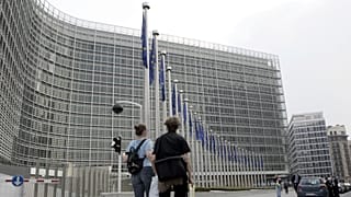 Τον Απρίλιο, η Επιτροπή χρησιμοποίησε για πρώτη φορά νέες εξουσίες βάσει του λεγόμενου κανονισμού για τις ξένες επιδοτήσεις (FSR).