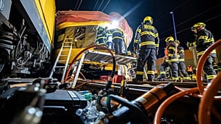 Accidente mortal al chocar frontalmente dos trenes en República Checa
