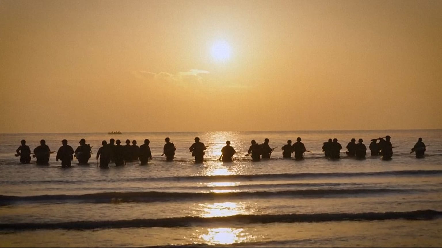Im Rahmen der Feierlichkeiten wurde die große Militäroperation am D-Day nachgestellt.