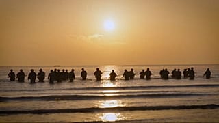 Im Rahmen der Feierlichkeiten wurde die große Militäroperation am D-Day nachgestellt.