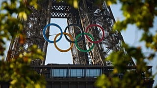 Los aros olímpicos en la Torre Eiffel
